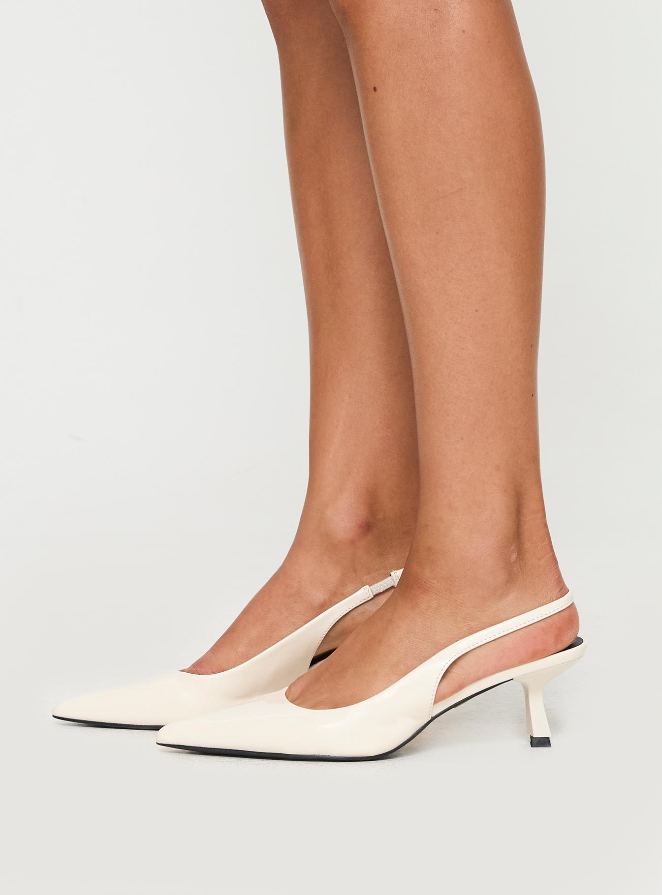 Billini Ayla Pointed Toe Heels Bone