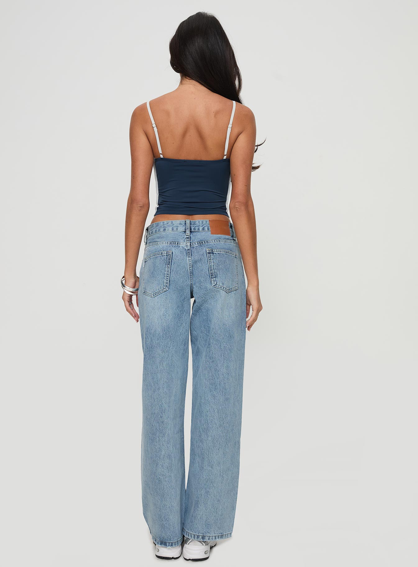 Serenitia Mid Rise Relaxed Jeans Light Wash